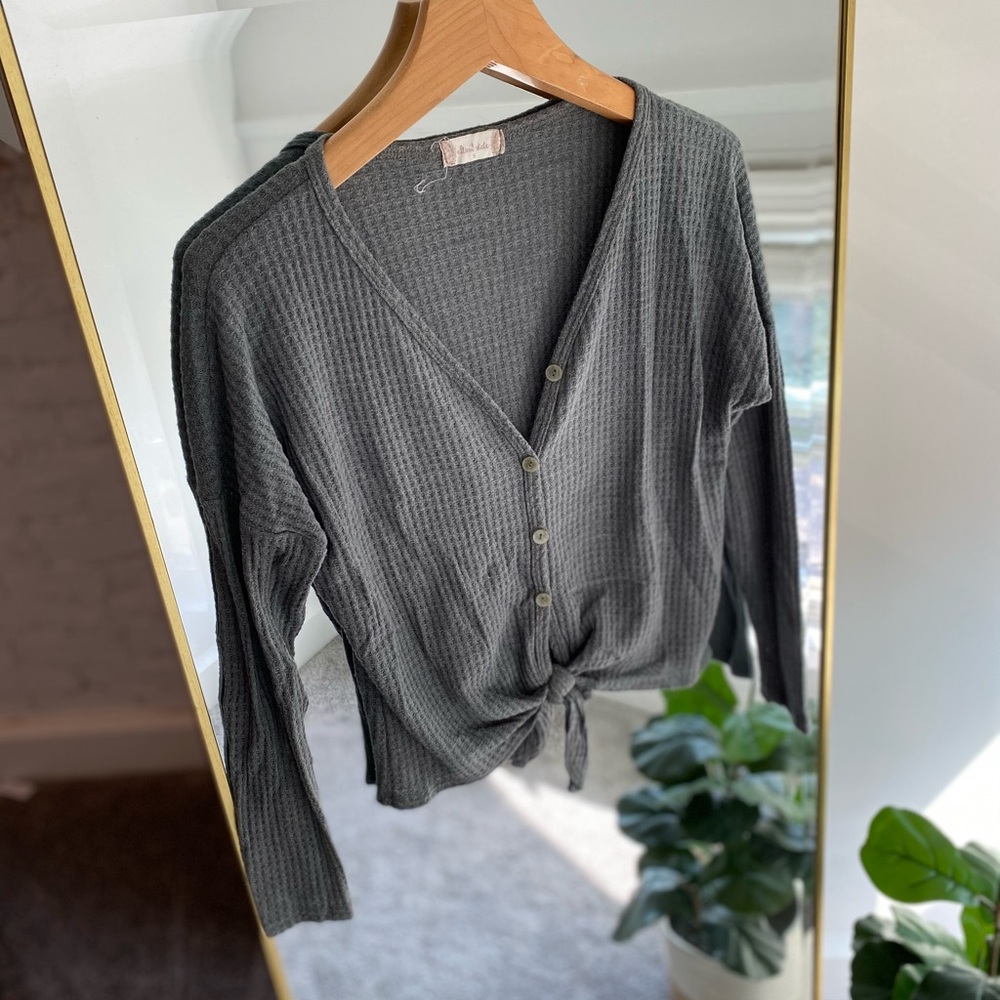Green button up/tie front blouse